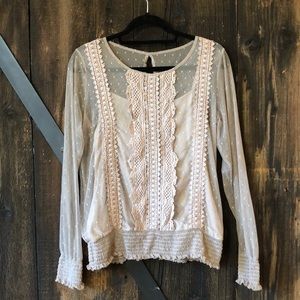 NWT Beautiful Mauve Lace Long Sleeved Blouse